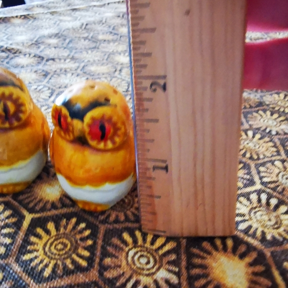 Vintage Kitschy Orange and Yellow Ceramic Owl Salt and Pepper Shakers - Picture 9 of 10